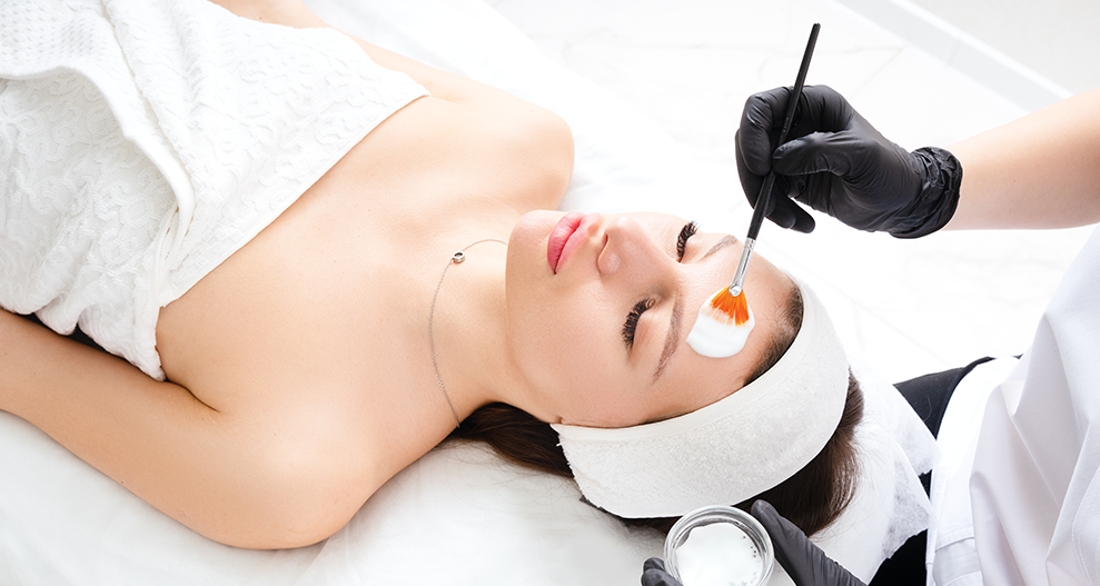 Chemical Peel Process: What to Expect Day by Day